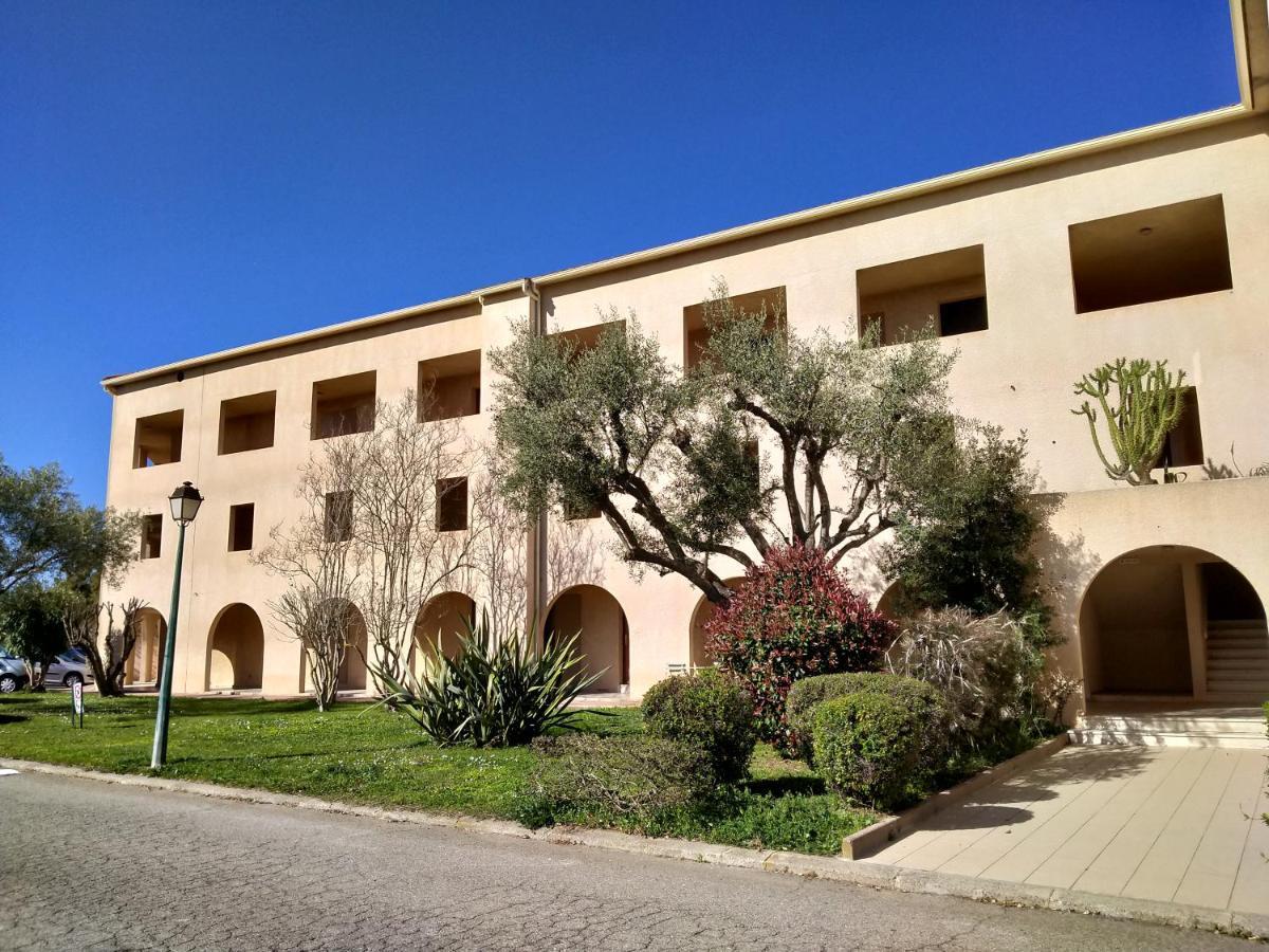 studio à 100m de la plage et de la piscine réservation du samedi au samedi Cervione Exterior foto